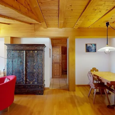 Chesa Susi - Elegant Attic In The Engadine