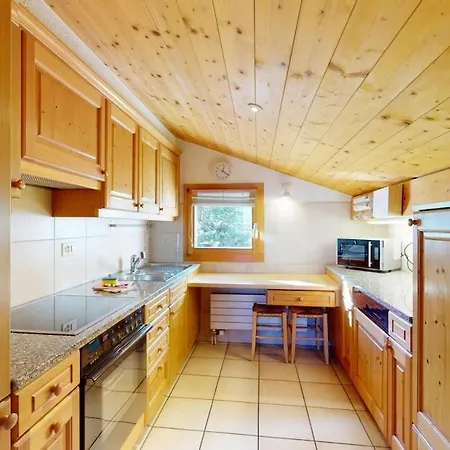 Chesa Susi - Elegant Attic In The Engadine Appartamento