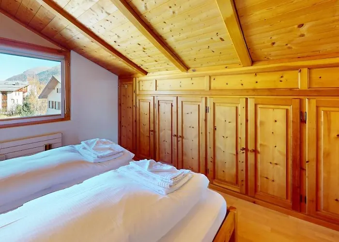 Engadine Attic Within Walking Distance Of The Facilities 公寓 *